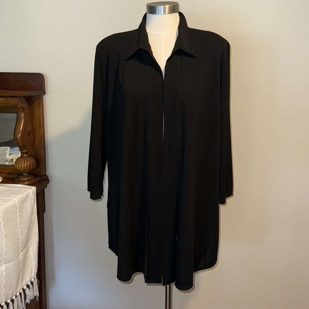 Vintage Spring Time Black Jacket. No size tag. Really great jacket!
